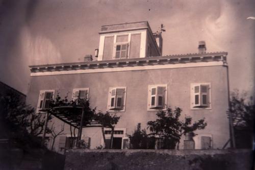 kuća u kojoj je Haračić neko vrijeme živio i obavljao meteorološka opažanja (danas Otavio Ostroman 15)